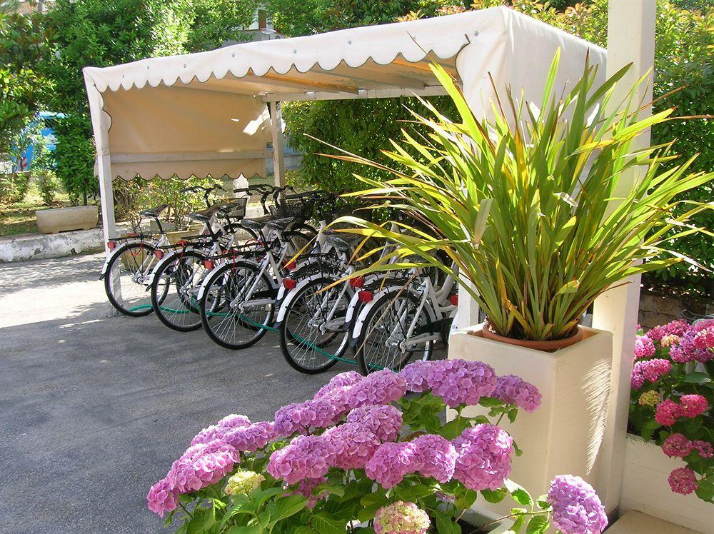 Aparthotel Costa Paradiso Lido Adriano Luaran gambar
