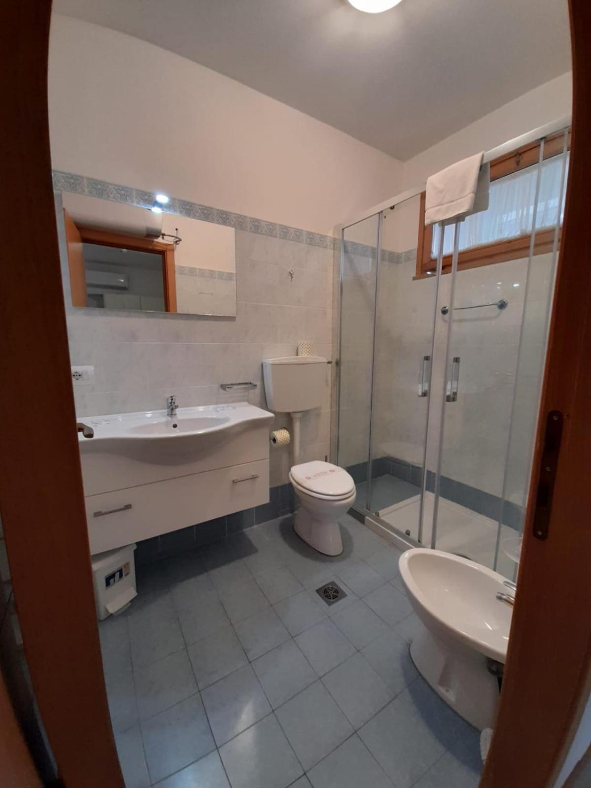 Aparthotel Costa Paradiso Lido Adriano Luaran gambar