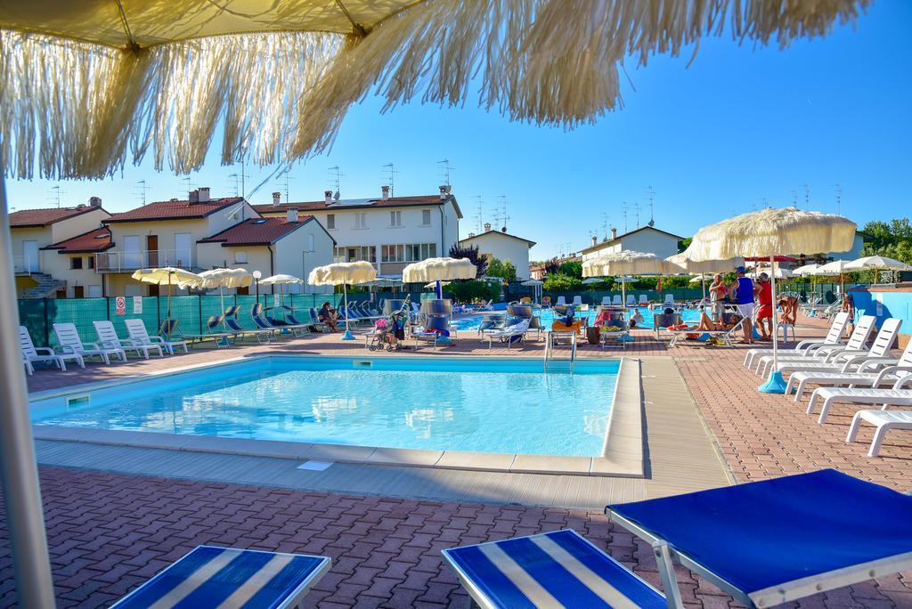 Aparthotel Costa Paradiso Lido Adriano Luaran gambar