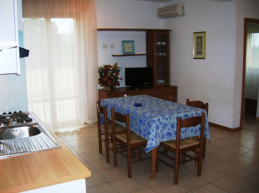 Aparthotel Costa Paradiso Lido Adriano Luaran gambar