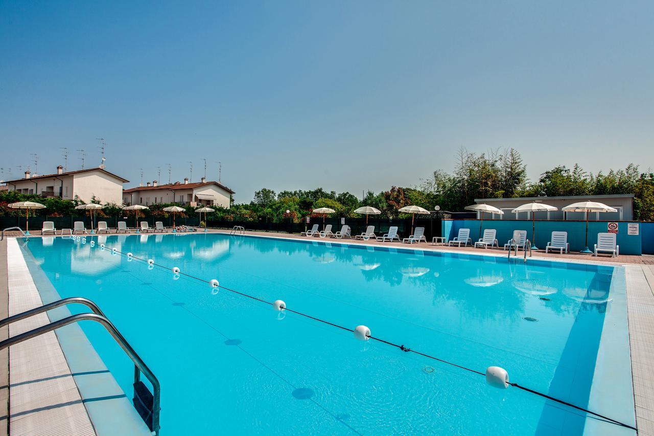 Aparthotel Costa Paradiso Lido Adriano Luaran gambar