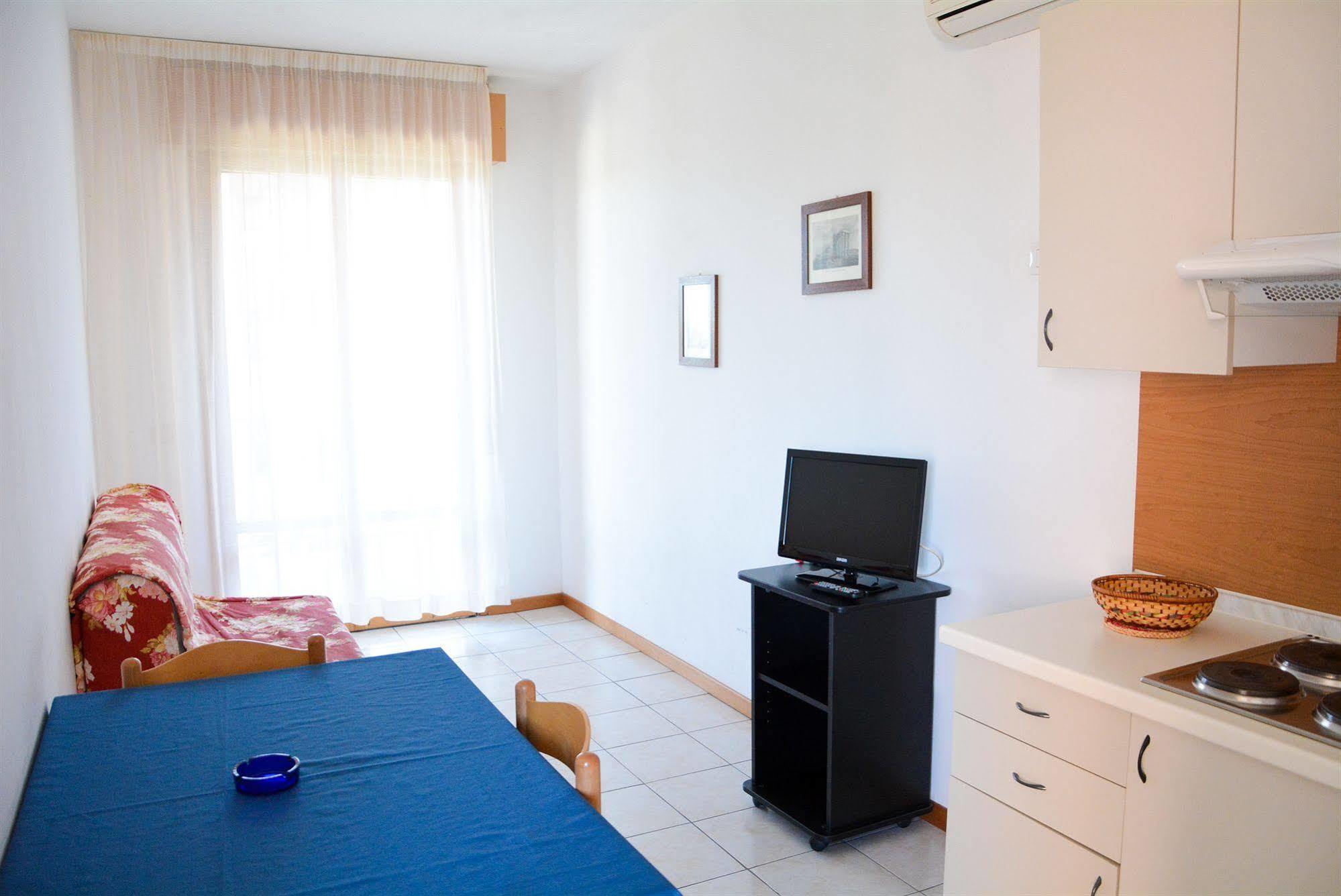 Aparthotel Costa Paradiso Lido Adriano Luaran gambar