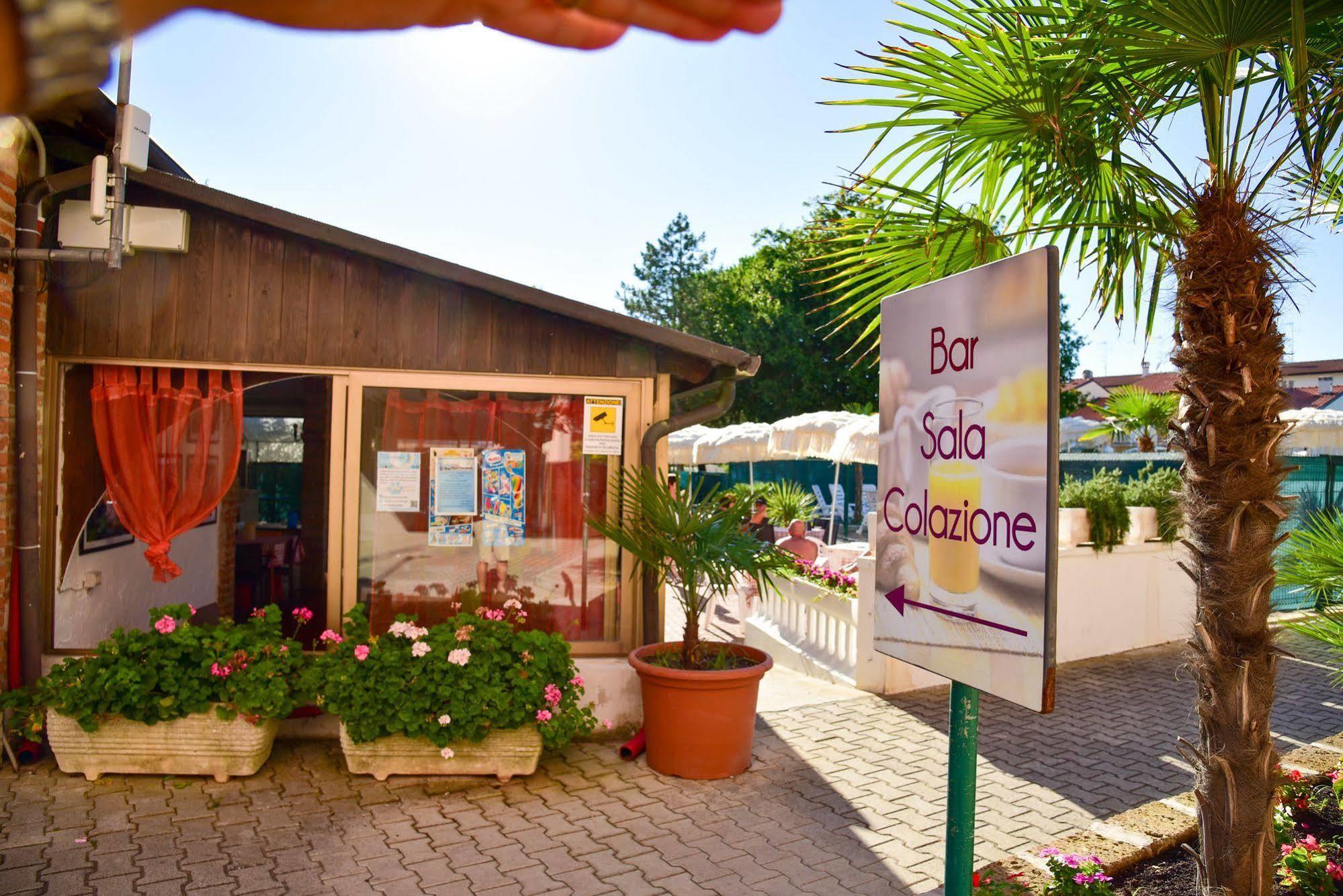 Aparthotel Costa Paradiso Lido Adriano Luaran gambar