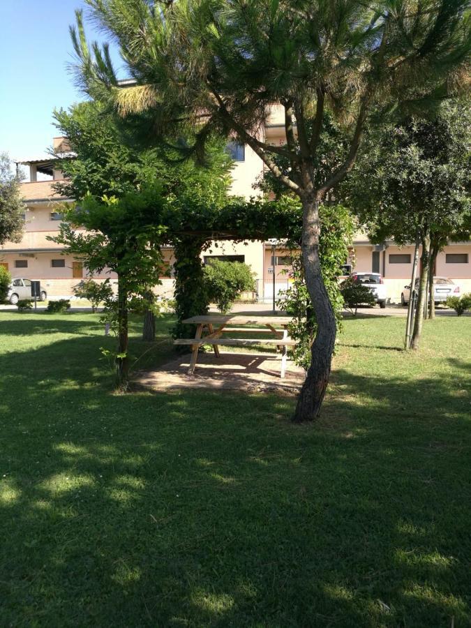 Aparthotel Costa Paradiso Lido Adriano Luaran gambar